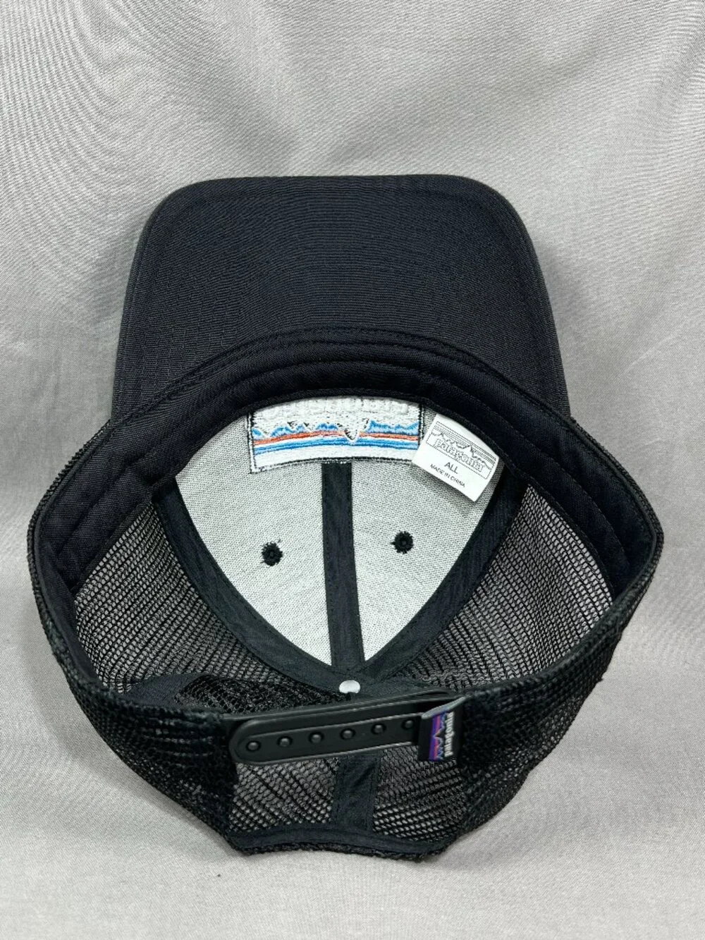 Patagonia P6 Trucker Hat Snapback Black Mesh Hiking Outdoor Adjustable Mens Cap